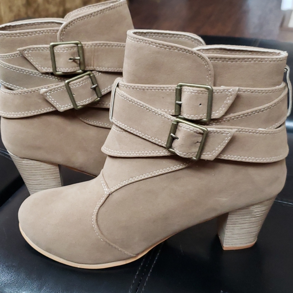 Boot 👢 - Picture 2 of 6